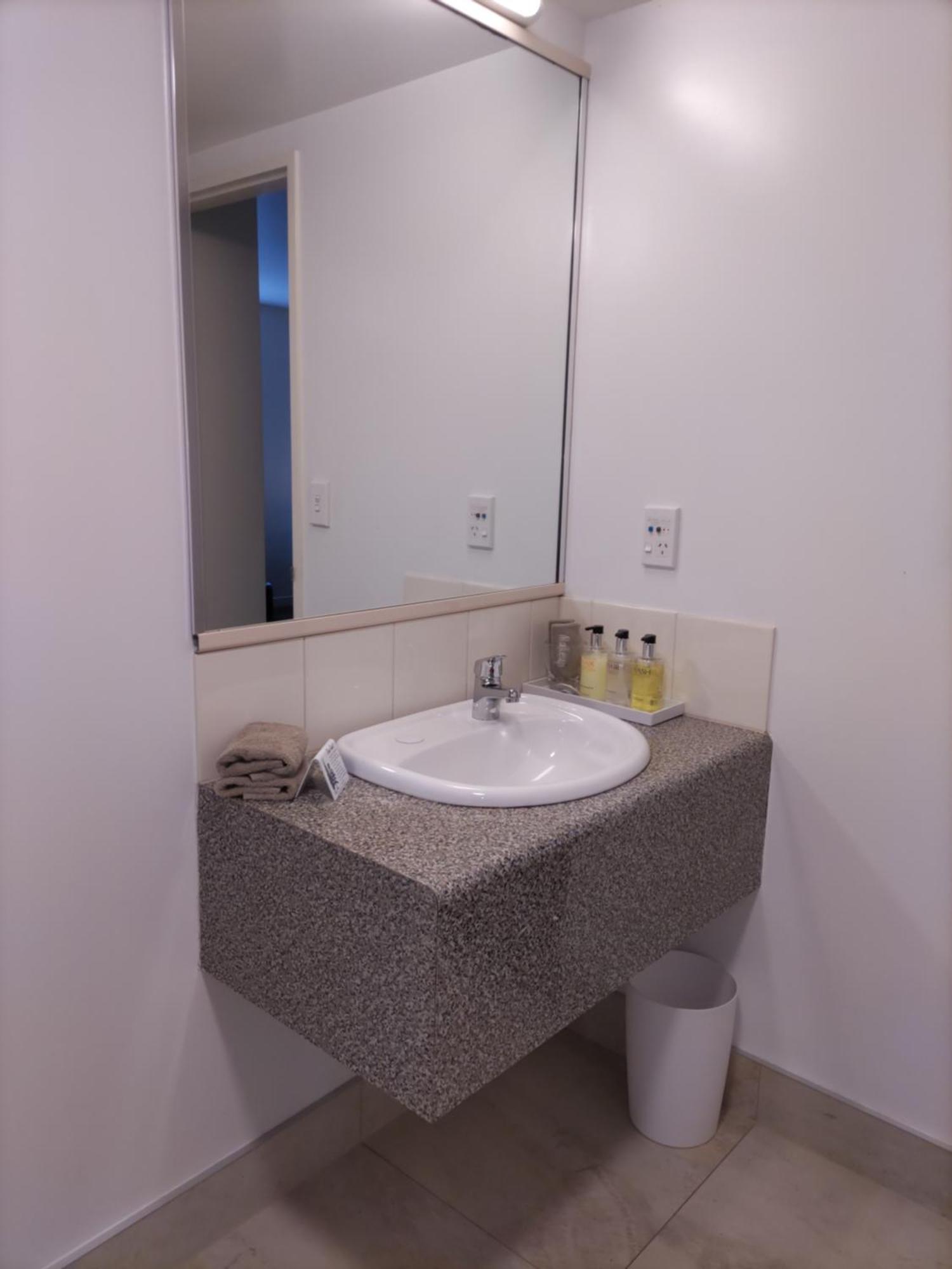 Bella Vista Motel 4*