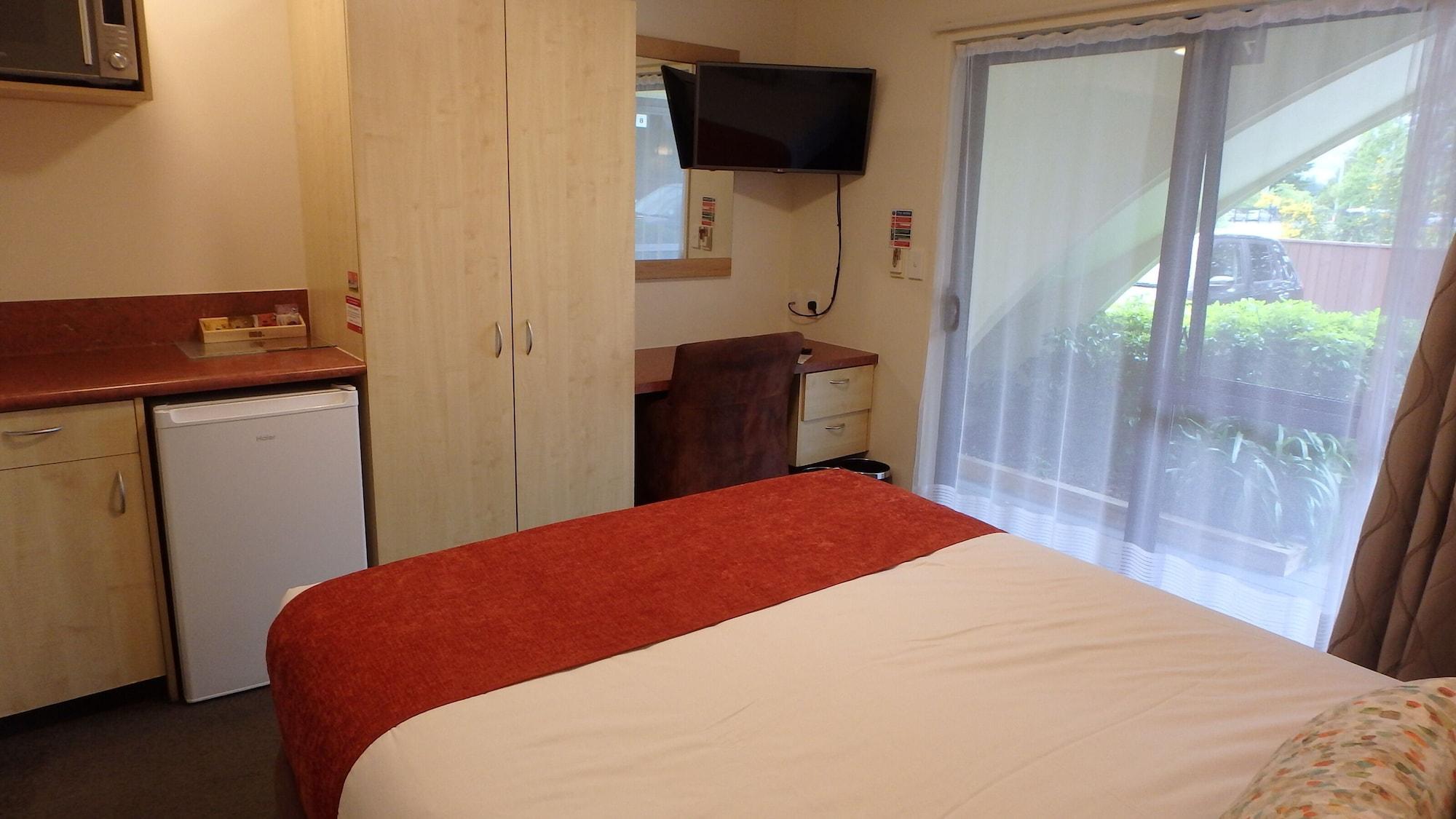 Bella Vista Motel 4*